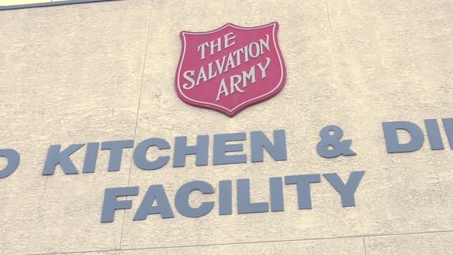 Las Vegas Review Journal Sports | Salvation Army gives out holiday meals in North Las Vegas