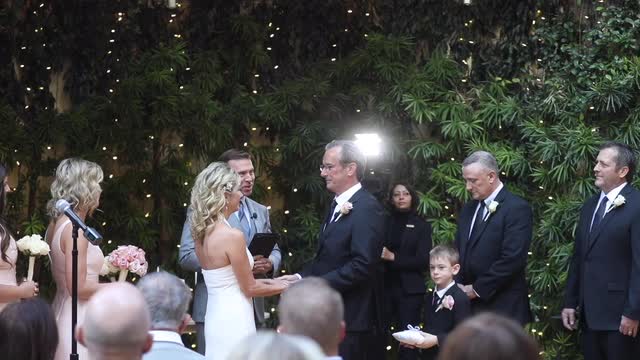Las Vegas Review Journal News | Heart transplant recipients tie the knot with new meaning for life