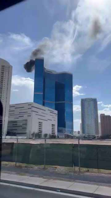 Las Vegas Review Journal News | Plume of smoke atop Fountainebleau casino