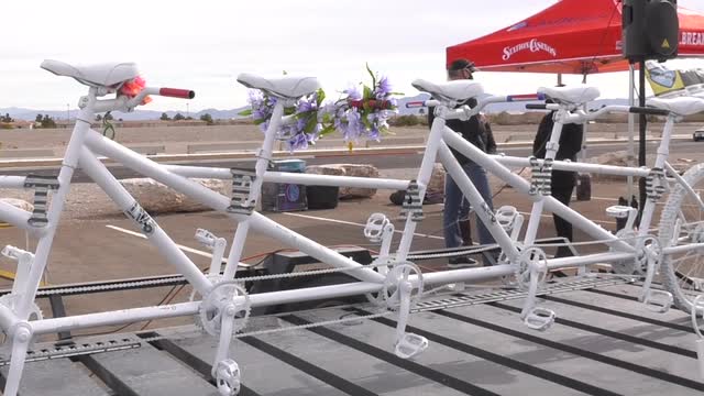 Las Vegas Review Journal News | Memorial unveiled for 5 bicyclists killed in December crash