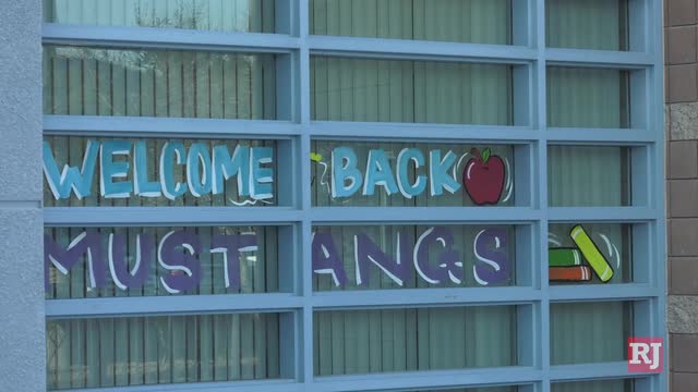 Las Vegas Review Journal News | CCSD leaders welcome third wave of students