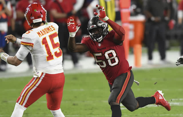 Las Vegas Review Journal Sports | Bucs’ Shaq Barrett determined to contain Mahomes