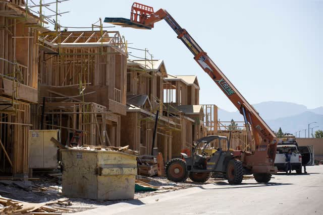 LVRJ Business 7@7 | How long will Vegas’ hot housing market last?