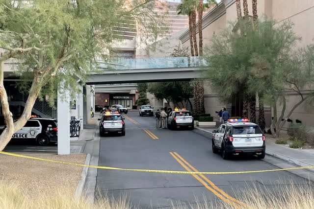 Las Vegas Review Journal News | Two wounded at Meadows Mall shooting