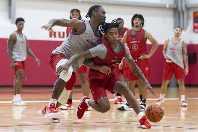 Las Vegas Review Journal Sports | UNLV basketball holds first practice of 2022-23 season