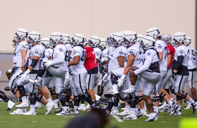 Las Vegas Review Journal Sports | Sights and sounds from Raiders, 49ers joint practice – Day 1