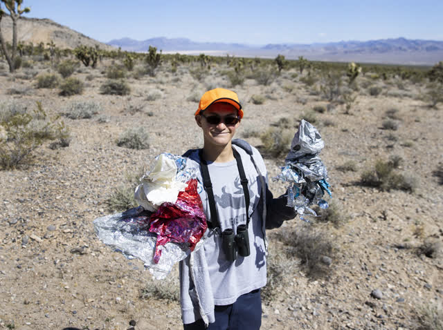 Las Vegas Review Journal News | A family go into desert areas to retrieve stray balloons