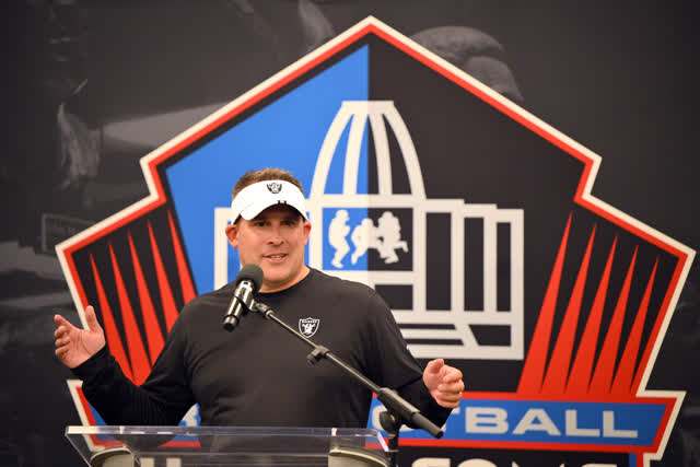 Las Vegas Review Journal Sports | Raiders coach Josh McDaniels secures homecoming win