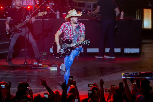 LVRJ Entertainment 7@7 | Sebastian Maniscalco, Jason Aldean announce Vegas dates
