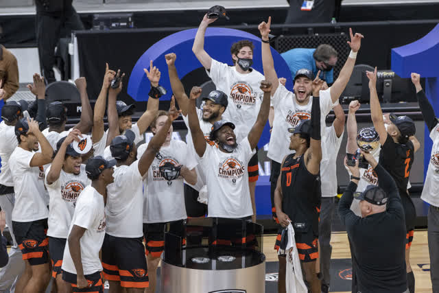 Las Vegas Review Journal Sports | Oregon State wins first-ever Pac-12 Tournament