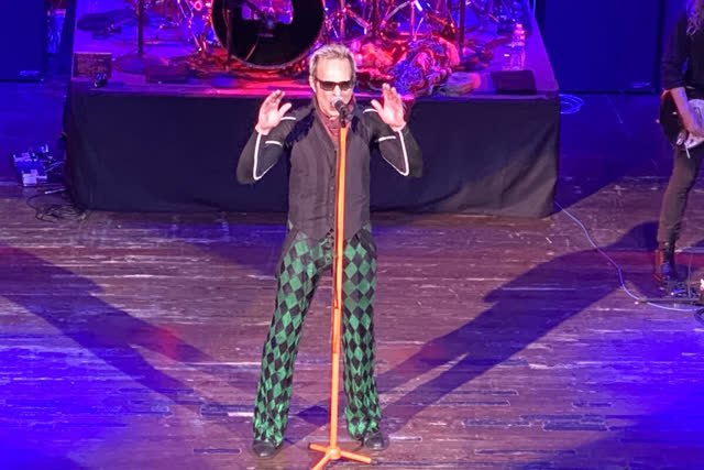 LVRJ Entertainment 7@7 | David Lee Roth: ‘I’m throwing in the shoes. I’m retiring’