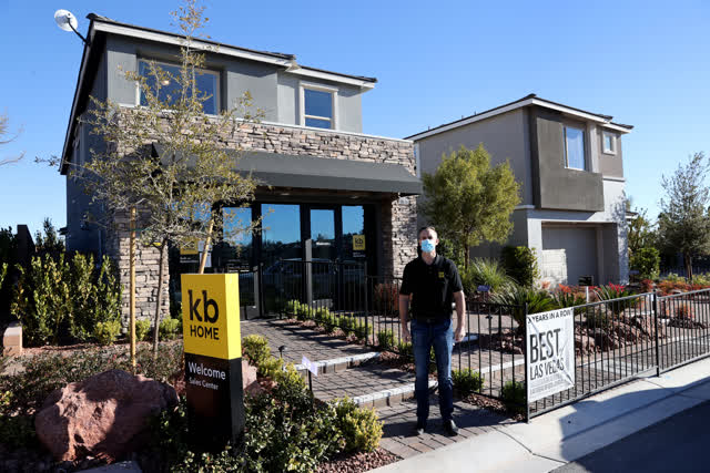 Las Vegas Review Journal Finance | Home builder adds custom home offices for buyers