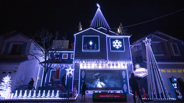 Las Vegas Review Journal Sports | Christmas lights display modeled after Las Vegas Strip