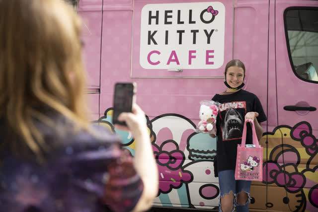 Las Vegas Review Journal News | Hello Kitty Cafe Truck makes Las Vegas stop