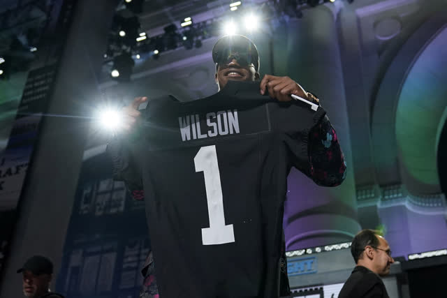 Las Vegas Review Journal Sports | Assessing the Raiders draft pick: Tyree Wilson