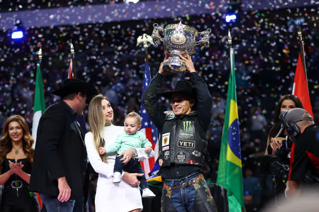 Las Vegas Review Journal Sports | Another title for bull rider Jose Vitor Leme
