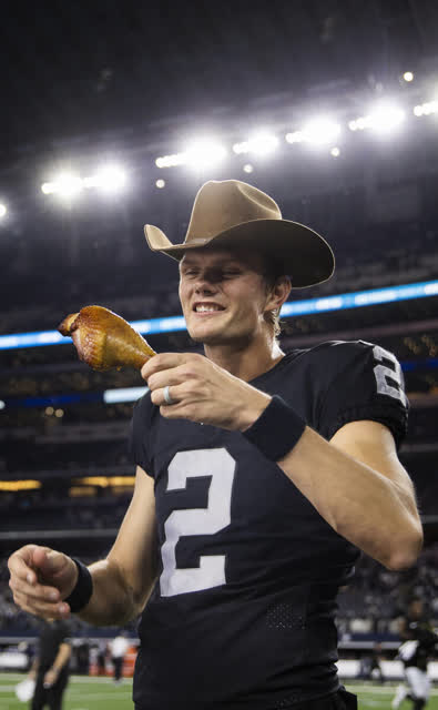 Las Vegas Review Journal Sports | Raiders earn Thanksgiving victory over Cowboys in overtime