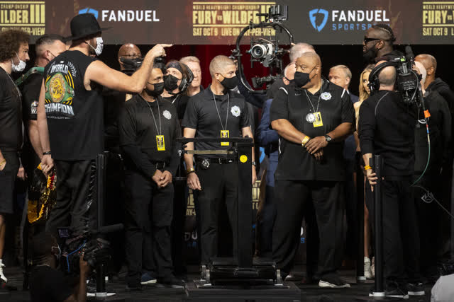 Las Vegas Review Journal Sports | Fury-Wilder weigh-in highlights