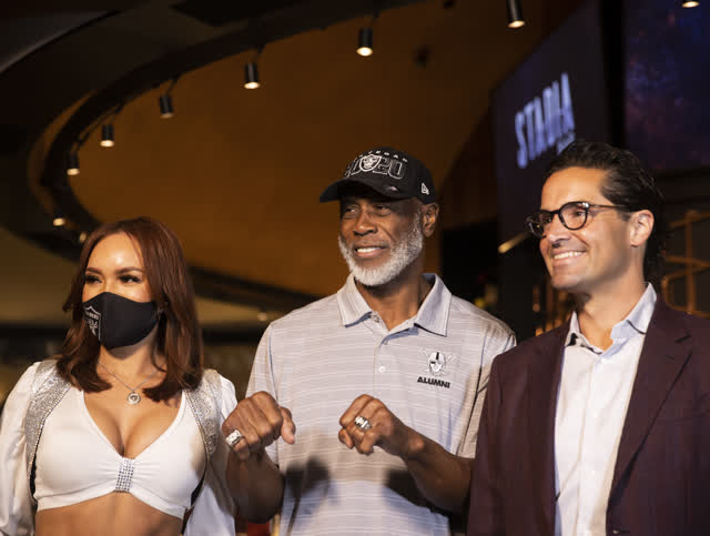 Las Vegas Review Journal Sports | Raiders’ legends at Stadia’s grand opening at Caesars Palace