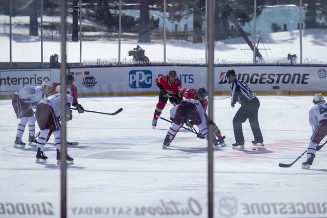 Las Vegas Review Journal Sports | Knights have slim lead over Avalanche in standings