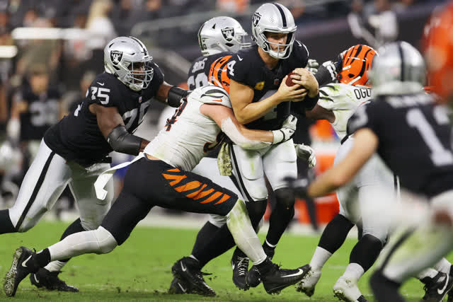 Las Vegas Review Journal Sports | Raiders extend losing streak, fall to Bengals 32-13