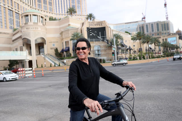 LVRJ Entertainment 7@7 | ‘Mr. Las Vegas’ Wayne Newton postpones Strip return