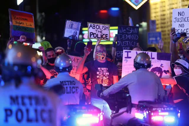 Las Vegas Review Journal | Attorney Jonathan MacArthur arrested at protest