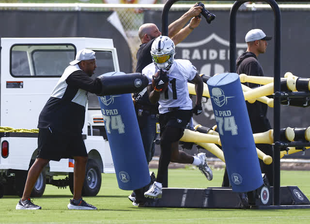 Las Vegas Review Journal Sports | Waller, Renfrow and Ruggs on the Raiders’ offense improving