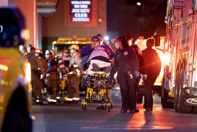 Las Vegas Review Journal News | Balcony fire causes minor injuries at Las Vegas Strip resort