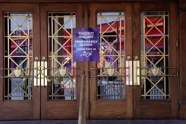 Las Vegas Review Journal News | 13 Casinos remain closed after shutdown