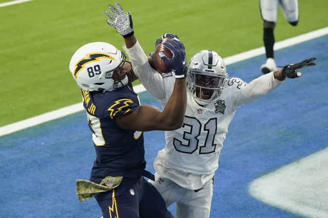 Las Vegas Review Journal | Raiders come away with last second victory over Chargers