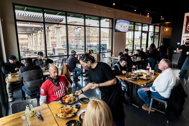 Las Vegas Review Journal News | Local businesses face obstacles despite capacity increase