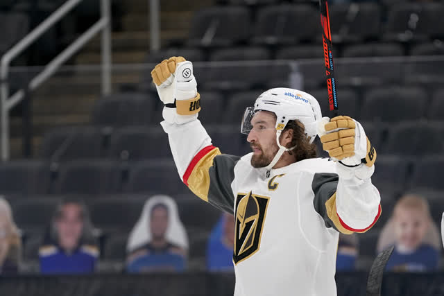 Las Vegas Review Journal Sports | Stone leads Knights with two goals in 5-1 win over Blues