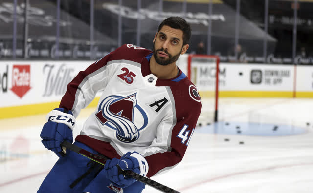 Las Vegas Review Journal Sports | Bellemare reacts to finding out NHL Outdoors is not the lake