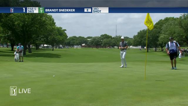 Brandt Snedeker’s bunker shot sets up 10-foot birdie putt at Charles Schwab