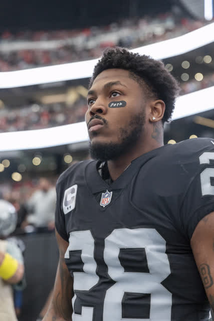 Las Vegas Review Journal Sports | Josh Jacobs Played for His Dad in Final Game of Season