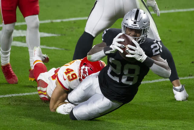 Las Vegas Review Journal Sports | Raiders fall to Chiefs late, lose 35-31