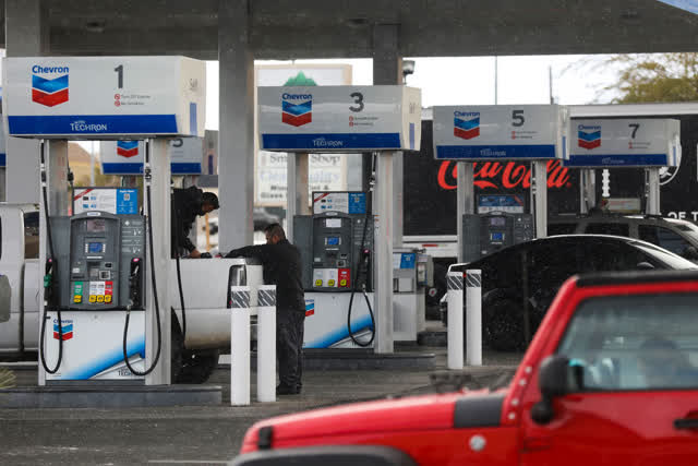 LVRJ Business 7@7 | Average price of gas surpasses $4 per gallon in Las Vegas