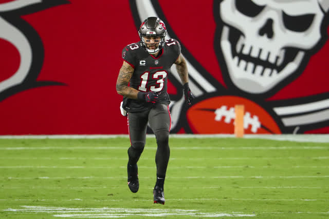 Las Vegas Review Journal Sports | Mike Evans says Bucs need creative play calls for success