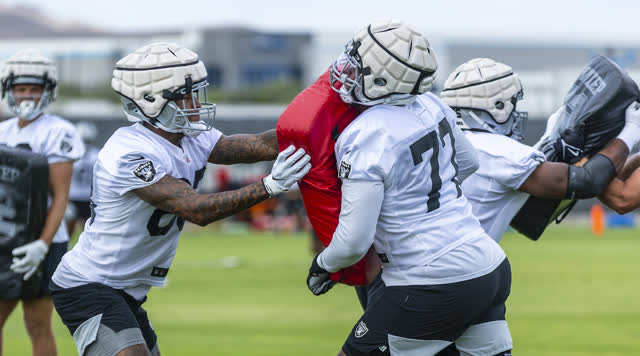 Las Vegas Review Journal Sports | Raiders offensive line has ‘chip on shoulders’