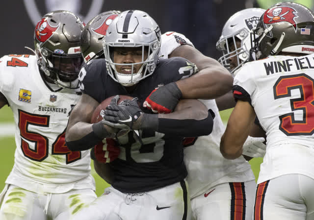 Las Vegas Review Journal | Raiders lose to Buccaneers 45-20, Fall to 3-3