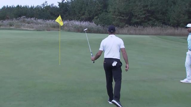 Gary Woodland sinks lengthy birdie putt from off the green at THE CJ CUP