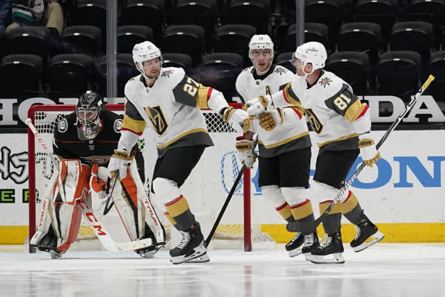Las Vegas Review Journal Sports | Knights score 4 in victory over the Ducks