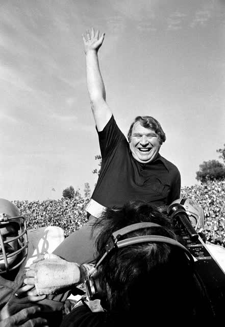 Las Vegas Review Journal Sports | Former Raiders coach John Madden dies at 85